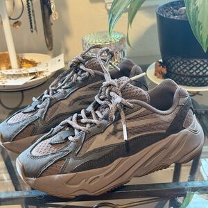❤️ Yeezy Boost 700 v2 geode